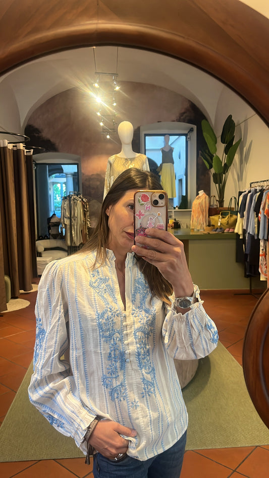 Camicia ricamata