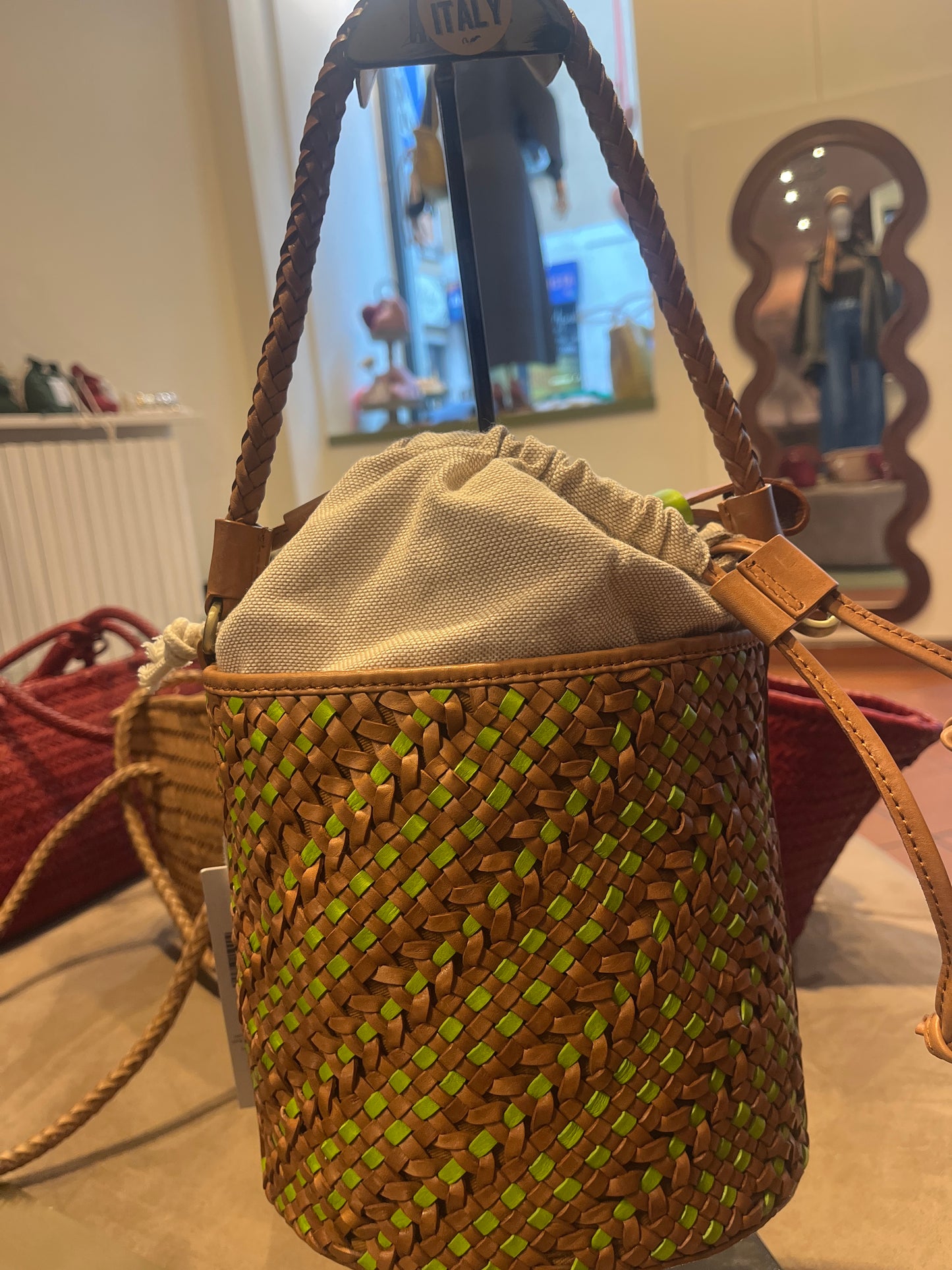 Secchiello intrecciato