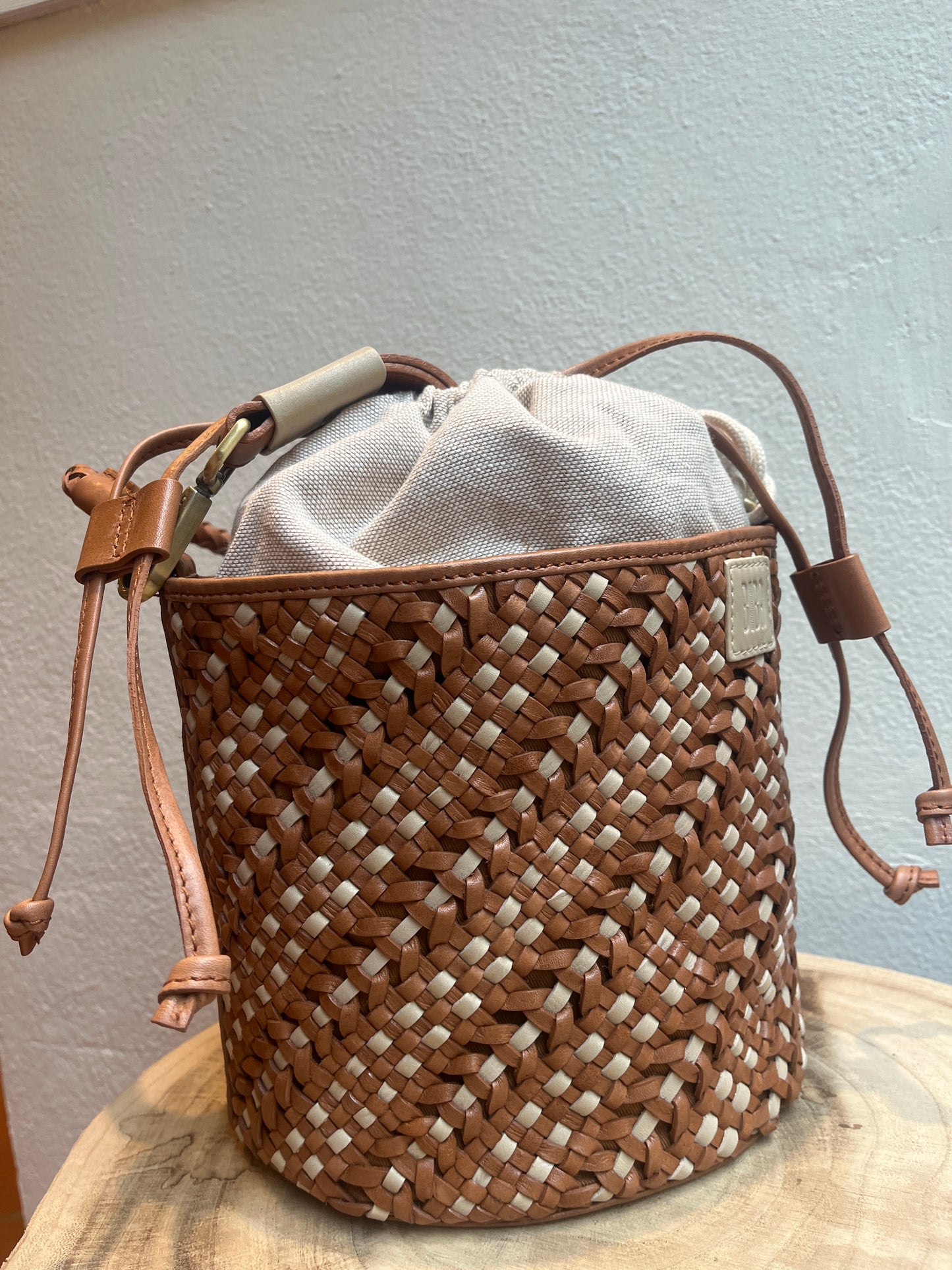 Secchiello intrecciato