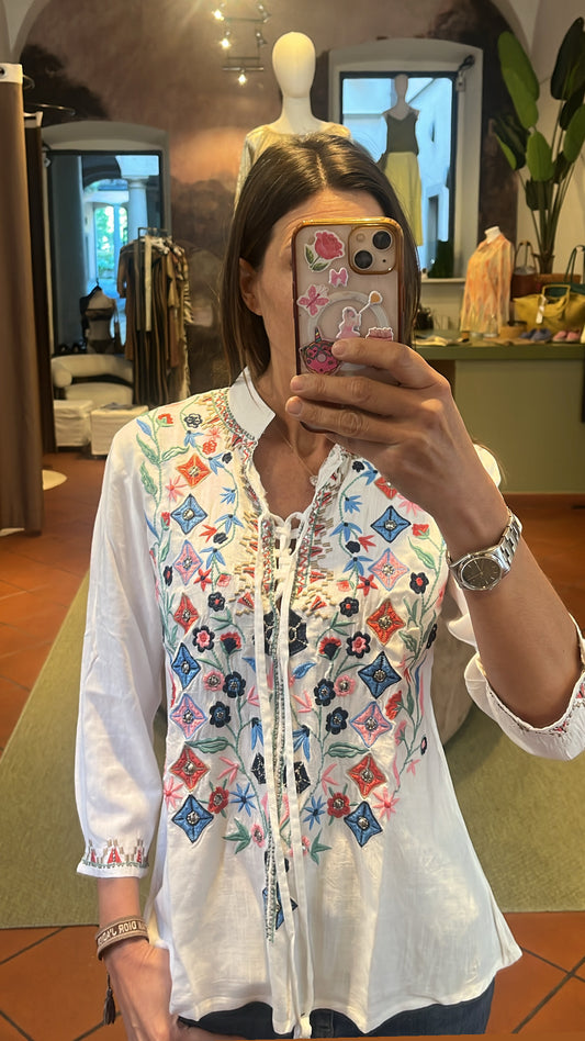 Camicia ricamo